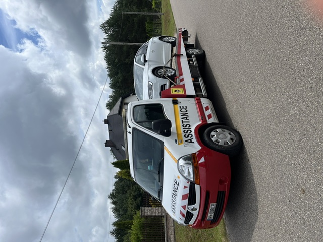 Transport uszkodzonego samochodu